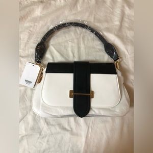 AKIRA NO TURNING BLACK AND WHITE HANDBAG WITH SHOULDER STRAP